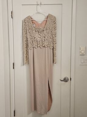 Vintage Bernadette Designs Beige Guipure Floral Lace Maxi Dress High Side Slit S